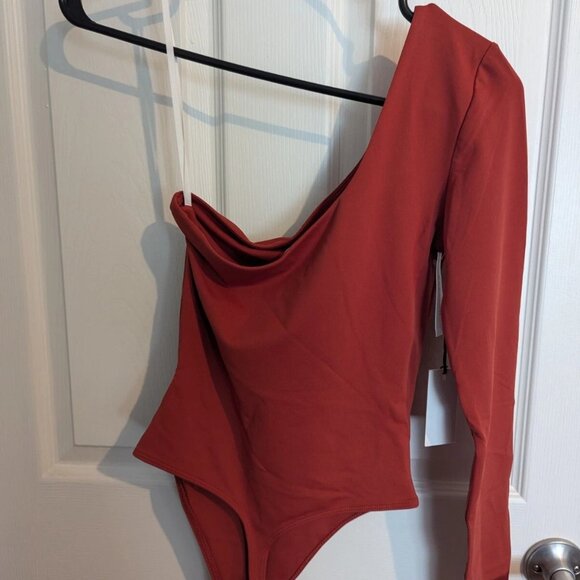 ARITZIA BABATON Contour Sahal Bodysuit XS Corsa Red BNWT! - Picture 3 of 7